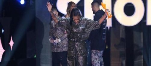 Ludmilla acabou vaiada ao receber pr&ecirc;mio. (Reprodu&ccedil;&atilde;o/Multishow)