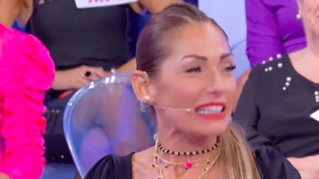 Uomini e Donne, Ida e Armando si sono baciati, lei: 'Uscita inaspettata'