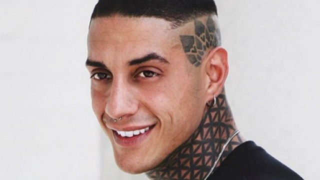 Francesco Chiofalo offende una ragazza su IG: 'Sei brutta, grassa e devi fare la dieta'.