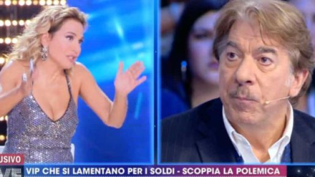 La d'Urso si difende da Columbro: 'Invece di essere grato, mi attacchi pure'