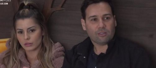 Viny quebra promessa e ajuda Tati. (Reprodu&ccedil;&atilde;o/RecordTV)