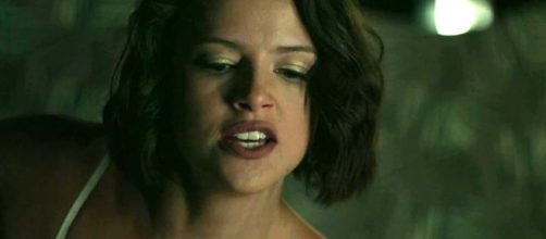 J&ocirc; tentou matar T&eacute;o com um picador de gelo. (Reprodu&ccedil;&atilde;o/Rede Globo)