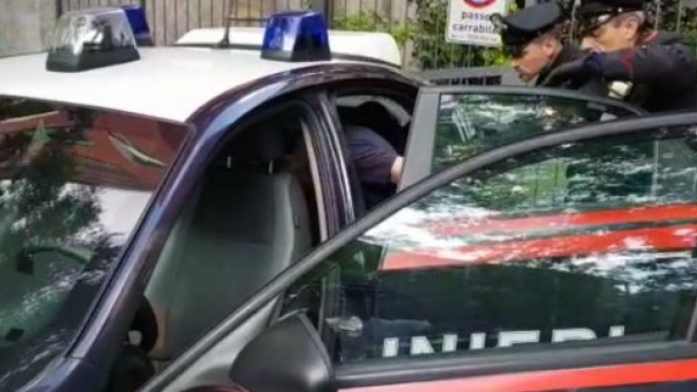 Taranto, anziano 61enne vessato da una baby gang: 18 arresti a Sava