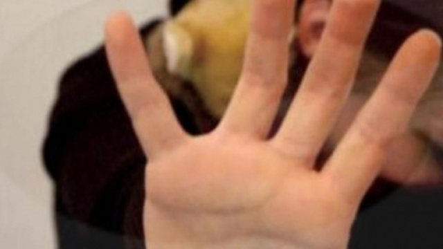 Trentola Ducenta, il prete accusato di abusi da una bambina confessa | corrierediarezzo.corr.it