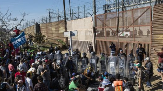 Usa e migranti, bocciata la dichiarazione di emergenza per il muro.