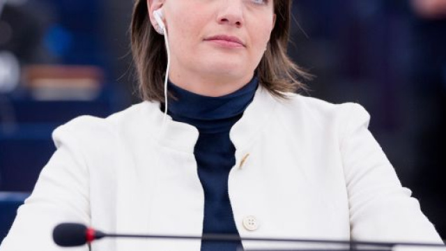 Milano, arrestata l'europarlamentare Lara Comi