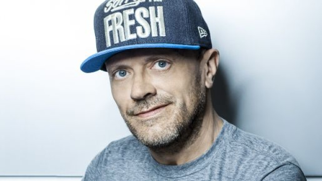 Il cantante Max Pezzali sar&agrave; uno degli ospiti di Propaganda Live.