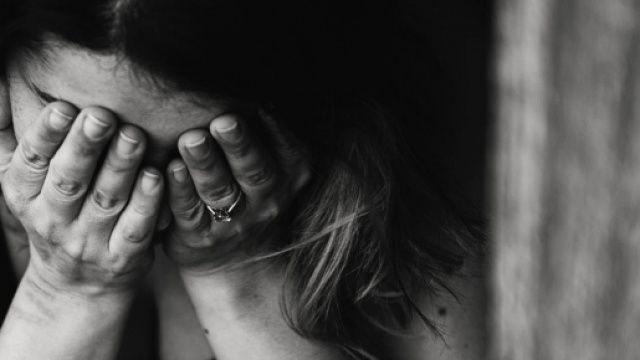 Le fl&eacute;au des f&eacute;minicides a besoin de l'aide de tous et toutes. Credit: Pexels