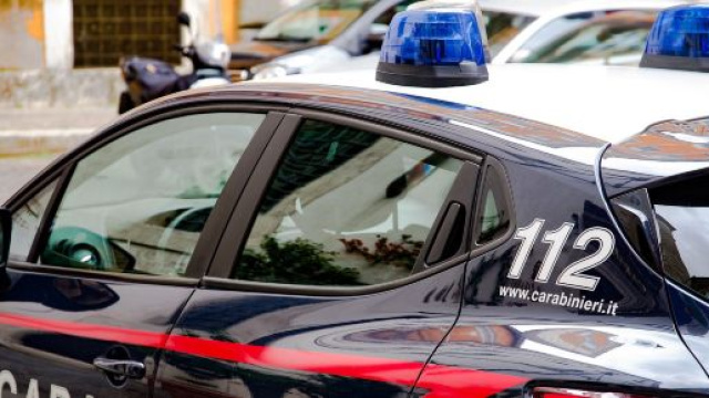 Lecce, spari in una masseria vicino Galatina: ferito al volto un 27enne