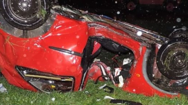 Udine,a 16 anni ruba l'auto alla mamma con altri sette amici, si ribalta e muore sul colpo.