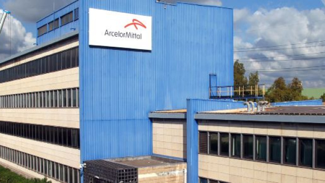 Ex Ilva, linea dura da Arcelor Mittal: tra un mese la chiusura