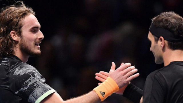 Stefanos Tsitsipas batte Roger Federer e vola in finale alle Atp Finals
