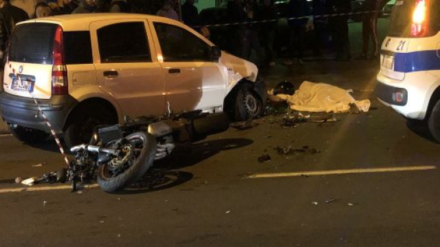Reggio, incidente mortale fra auto e moto nel quartiere Modena