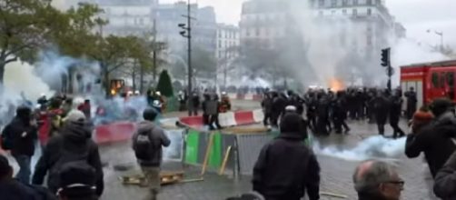 Violence returns to Paris marking a year since yellow vest protests began. [Image source/ABC News YouTube video]