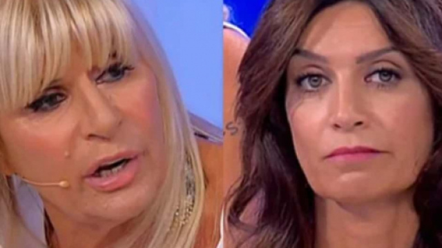 Uomini e Donne, Karina Cascella difende Gemma: 'Povera, Barbara De Santi &egrave; un str...'.