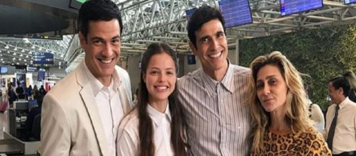 Mateus Solano, Agatha Moreira e Reynaldo Gianecchini tamb&eacute;m gravaram em aeroporto. (Reprodu&ccedil;&atilde;o/Instagram/@reynaldogianechinni)