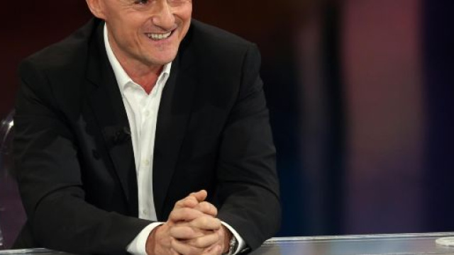 Gf Vip 4: Alfonso Signorini fa un blitz all'interno della casa del Grande Fratello