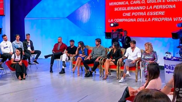 Uomini e Donne, Giulio a Giovanna e Giulia: 'Sento due sentimenti contrastanti'