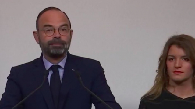Edouard Philippe et Marl&egrave;ne Schiappa lors du Grenelle des violences conjugales le 25 novembre. Credit: Capture d'&eacute;cran/Twitter/ Edouard Philippe