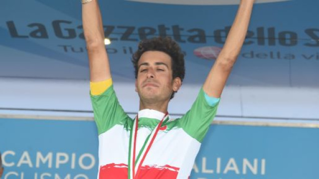 Fabio Aru con la maglia di Campione d'Italia conquistata nel 2017.