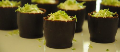 Receita de mousse de lim&atilde;o em copinho de chocolate. (Arquivo Blasting News)
