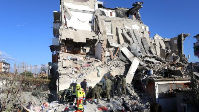 Il presidente dell'Albania ringrazia l'Italia per l'aiuto.