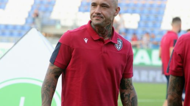 Cagliari, Radja Nainggolan rischia un mese di stop - Fantamagazine - fantamagazine.com