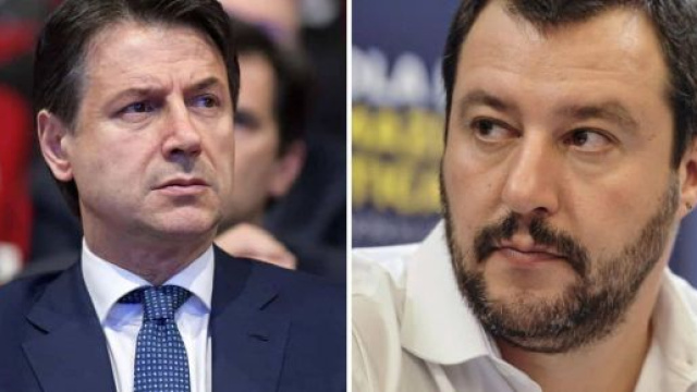 Il premier Conte e l'ex vicepremier Salvini.
