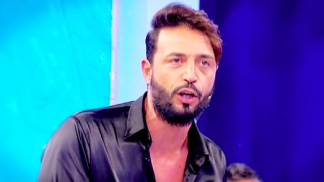 Uomini e Donne, Armando a Valentina F sulla notte insieme: 'Avevi detto che ti piaceva'