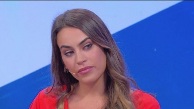Uomini e Donne: Veronica Burchielli nella bufera dopo aver manifestato l'intenzione di incontrare Alessandro Zarino