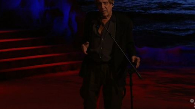 Adrian, il Molleggiato dedica una canzone ad Ilaria Cucchi, lei risponde: 'Grazie'.