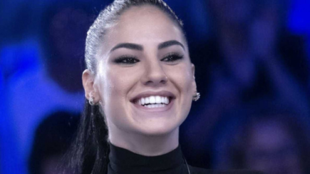Giulia De Lellis su Sanremo: 'Troppo giovane per fare la co-conduttrice, non me la sento'.