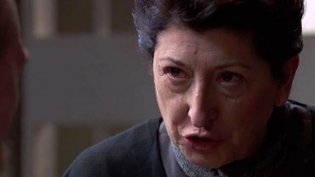 Una Vita, spoiler spagnoli: Ursula incontra Andrade in carcere.