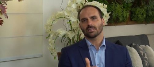 Declara&ccedil;&atilde;o de Eduardo Bolsonaro sobre novo AI-5 provoca duras cr&iacute;ticas. (Reprodu&ccedil;&atilde;o/ YouTube)