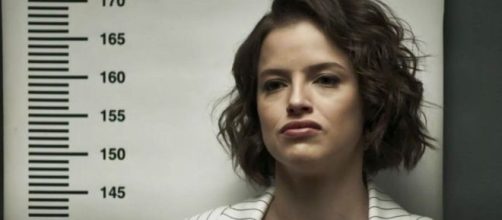 Josiane, que acabou detida pela pol&iacute;cia pode terminar em hosp&iacute;cio. (Reprodu&ccedil;&atilde;o/Rede Globo)