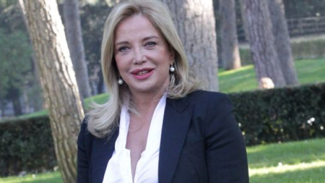 Live, Simona Izzo dura contro Loredana Lecciso: 'Ti sei infilata in una storia difficile'.