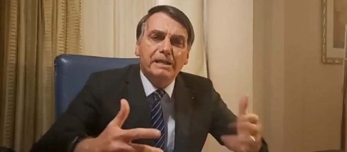Bolsonaro critica 'Jornal Nacional' durante live. (Reprodu&ccedil;&atilde;o)