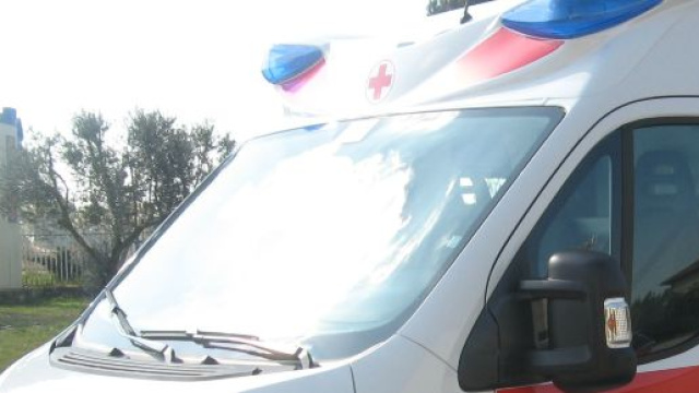 Tuturano, incidente sulla Statale 16: un uomo portato in ospedale