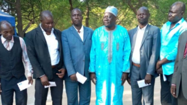 Le Ministre de la Jeunesse et de l'Edcation Civique mounouna Foutsou durant la remise de dons le 5 novembre 2019 (c) Minjec