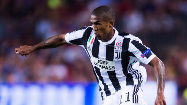 Juventus, Douglas Costa nel tridente offensivo