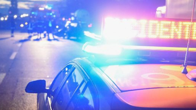 Napoli, incidente ad Arzano: muore una 17enne, altri sette ragazzi feriti