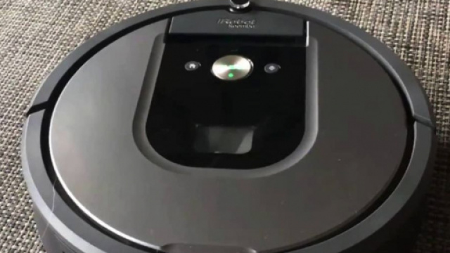 Recensione aspirapolvere-robot Roomba 960.