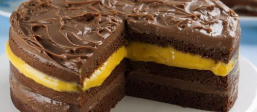 Bolo gelado de chocolate com mousse de maracuj&aacute;. (Arquivo Blasting News)