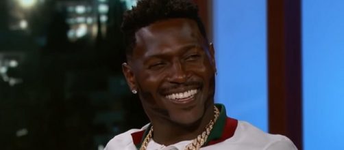 Brown apologized to Kraft for the bad media and the drama. [Image Source: Jimmy Kimmel Live/YouTube]