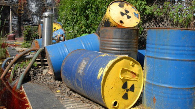 Les d&eacute;chets radioactifs, un danger pour la plan&egrave;te. Credit: Flickr/thierry ehrmann