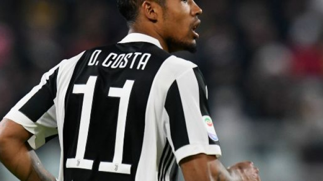 Douglas Costa, centrocampista offensivo della Juventus.