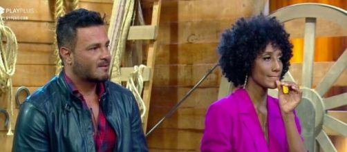 Sabrina Paiva e Rodrigo Phavanello participam da cabine de descompress&atilde;o com Marcos Mion. (Reprodu&ccedil;&atilde;o/PlayPlus)