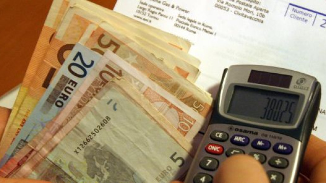 Bollette pazze: un emendamento introduce rimborsi per i consumatori e una penale per i gestori.