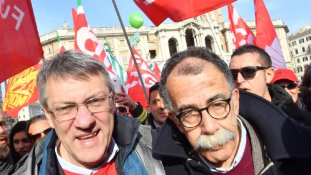Roma, i sindacati in piazza: anche la Cgil di Landini