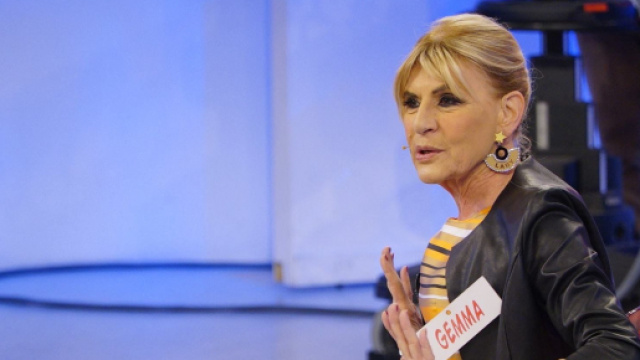 Trono over, anticipazioni 11 dicembre: Gemma in lacrime per la segnalazione di Armando